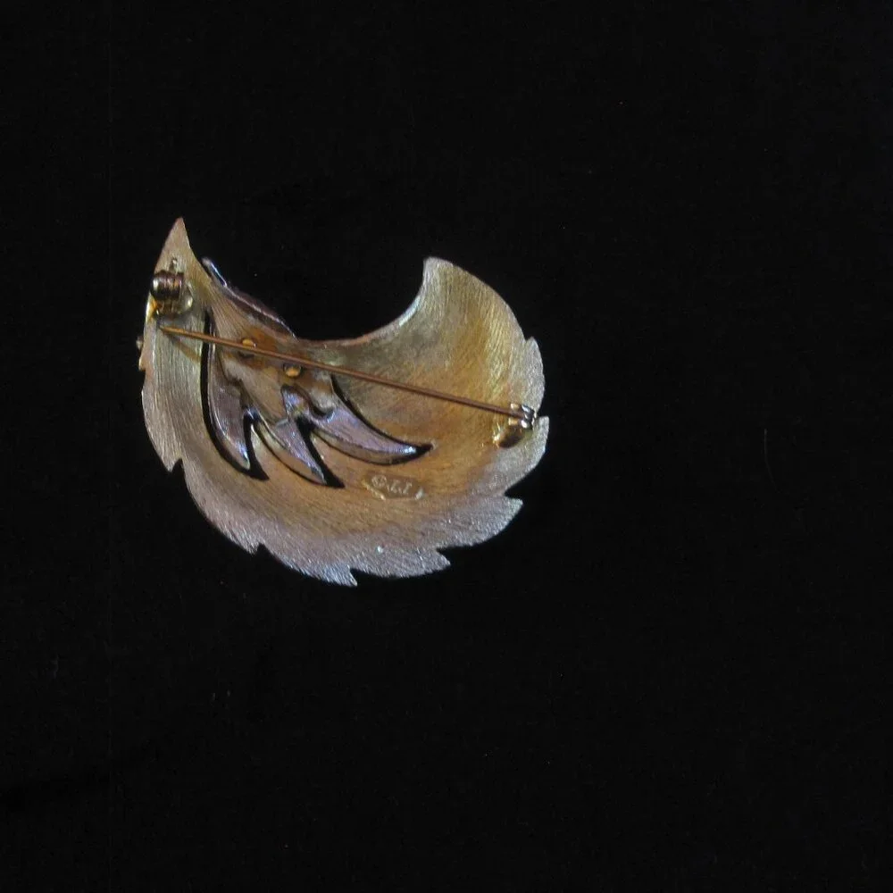 Vtg Signed JJ Jonette Brushed Gold Plated Clear Rhinestone Leaf Pin Brooch MCM